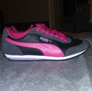 Ladies Puma Shoes